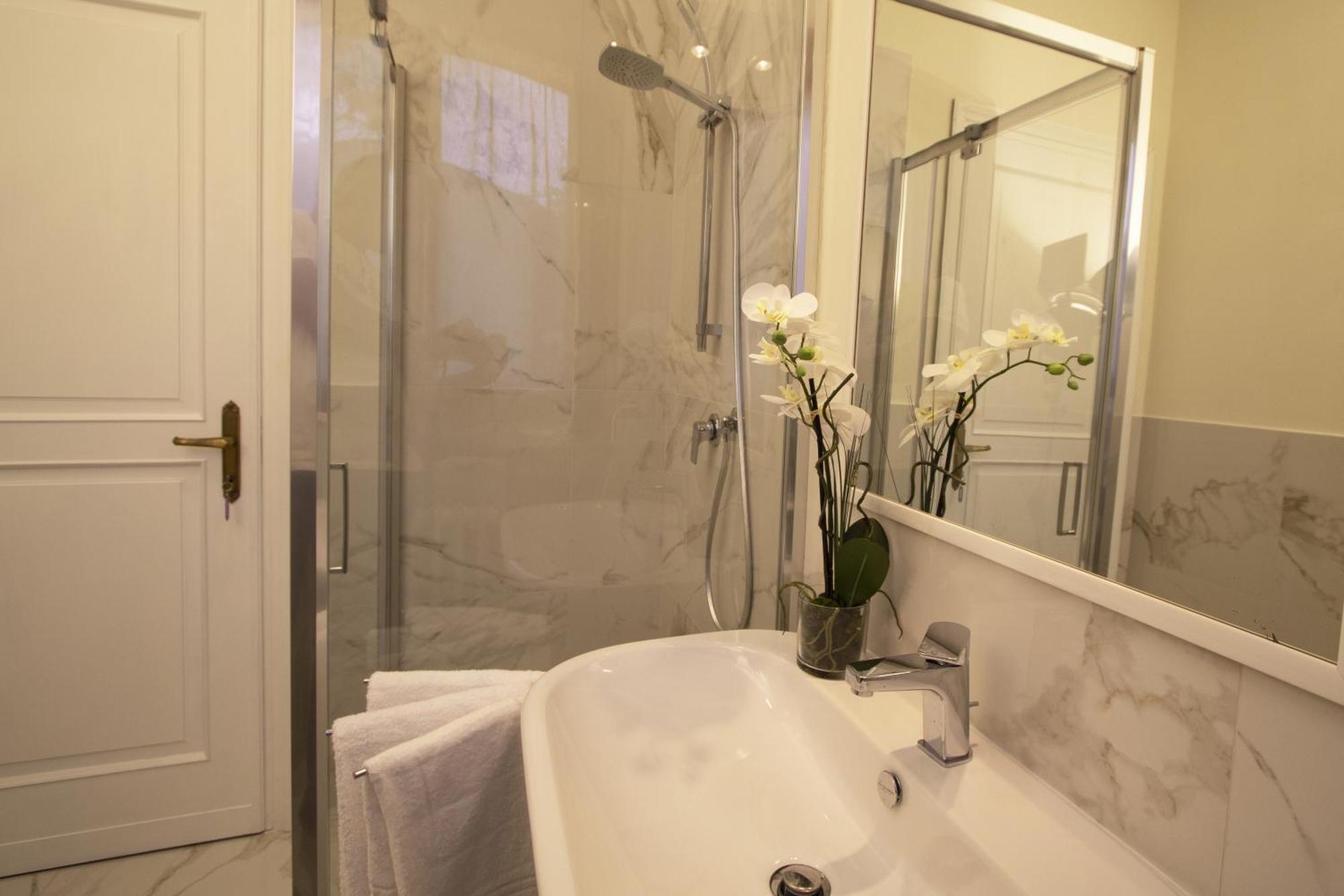 Villamara Luxury Rooms La Spezia Exteriör bild